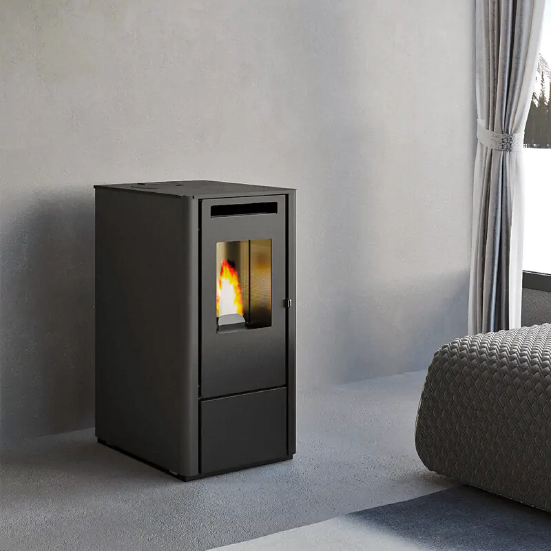 Kominek pelletowy Eva Calor | Thelma 9 kW z nadmuchem, prawy bok.