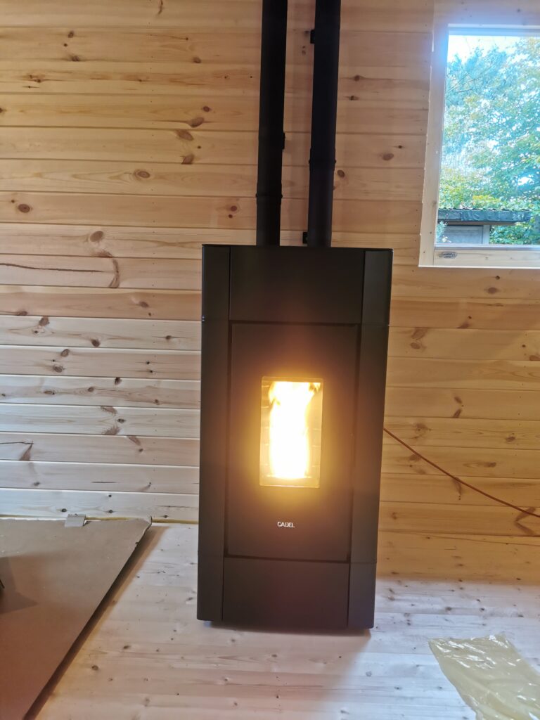 Kominki na pellet z DGP — realizacja 25